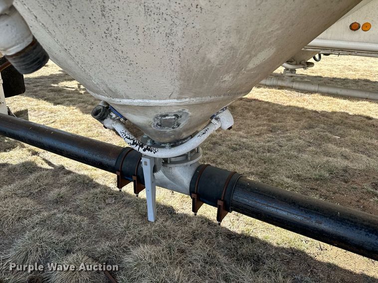 image for item DQ7310 1966 Butler  pneumatic dry bulk trailer