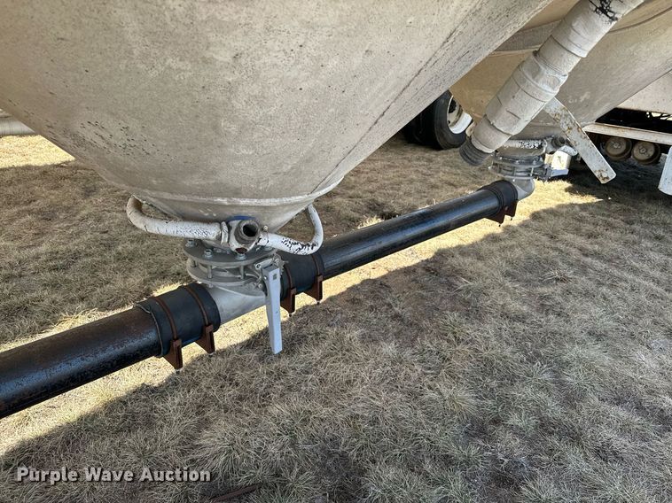 image for item DQ7310 1966 Butler  pneumatic dry bulk trailer