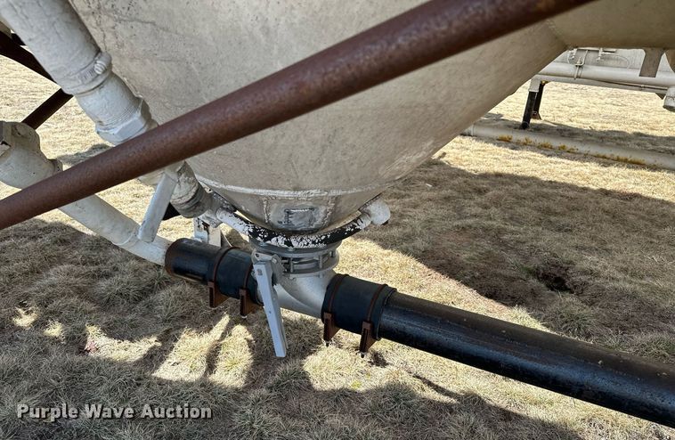 image for item DQ7310 1966 Butler  pneumatic dry bulk trailer