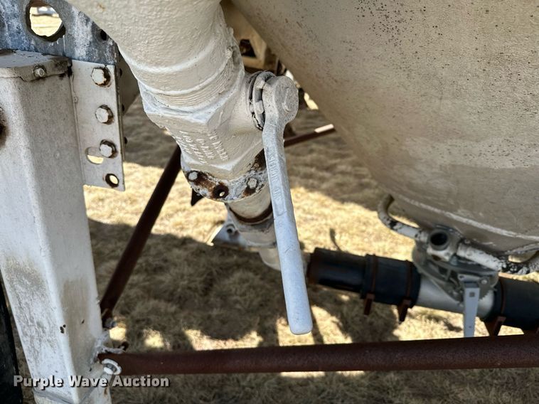 image for item DQ7310 1966 Butler  pneumatic dry bulk trailer