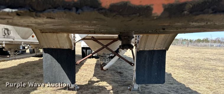 image for item DQ7310 1966 Butler  pneumatic dry bulk trailer