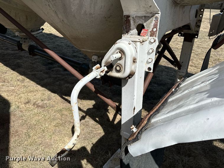 image for item DQ7310 1966 Butler  pneumatic dry bulk trailer