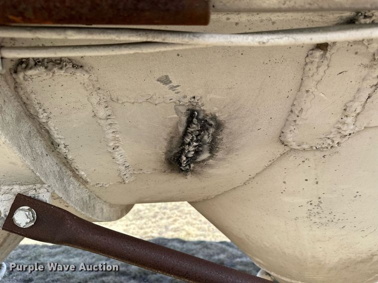 image for item DQ7310 1966 Butler  pneumatic dry bulk trailer