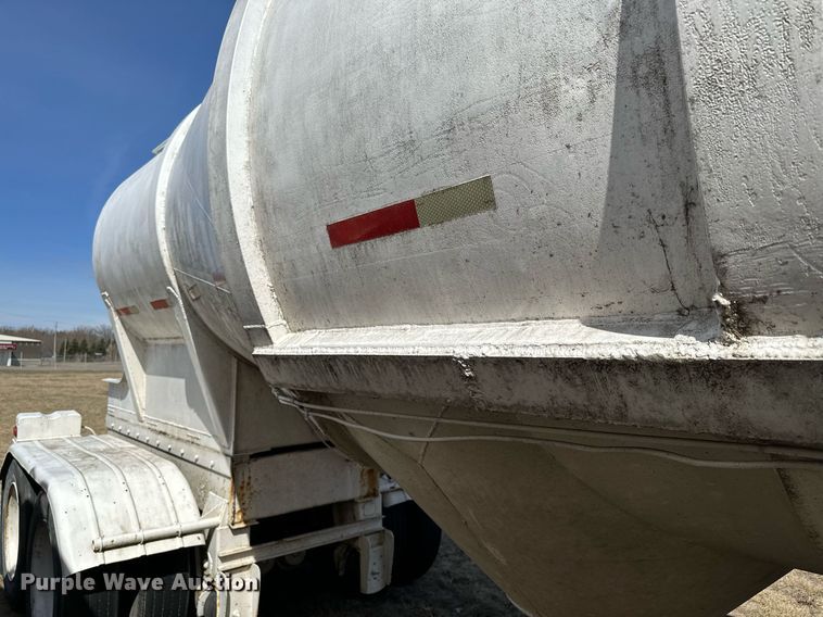 image for item DQ7310 1966 Butler  pneumatic dry bulk trailer