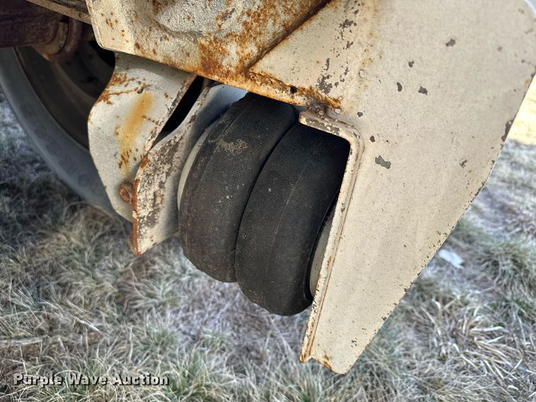 image for item DQ7310 1966 Butler  pneumatic dry bulk trailer