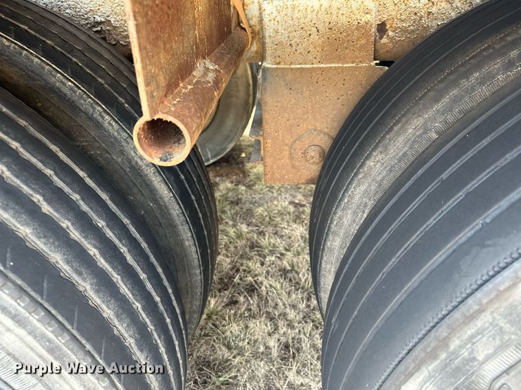 image for item DQ7310 1966 Butler  pneumatic dry bulk trailer