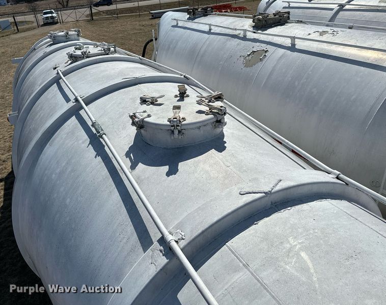 image for item DQ7310 1966 Butler  pneumatic dry bulk trailer