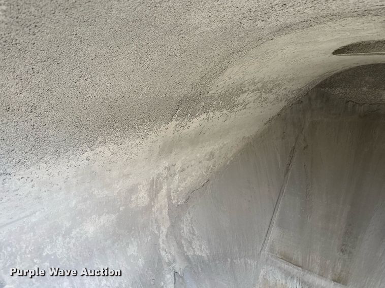 image for item DQ7310 1966 Butler  pneumatic dry bulk trailer