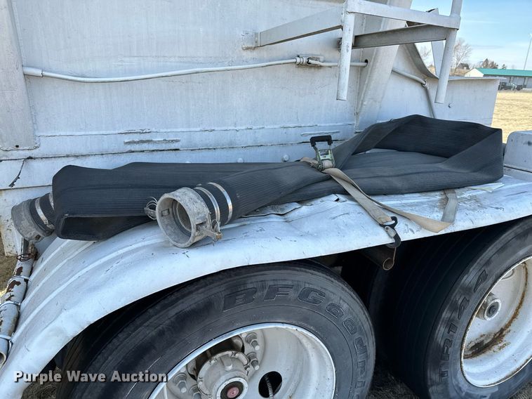 image for item DQ7310 1966 Butler  pneumatic dry bulk trailer