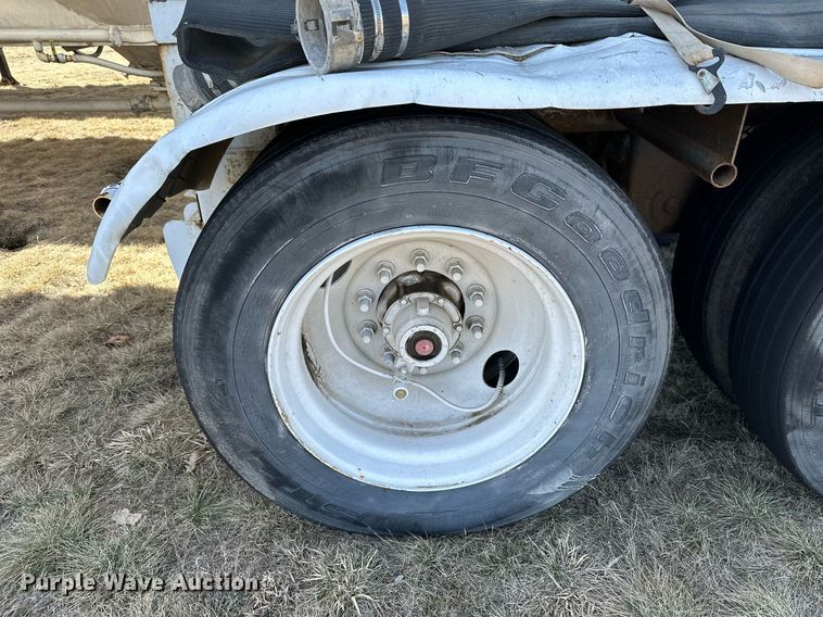 image for item DQ7310 1966 Butler  pneumatic dry bulk trailer