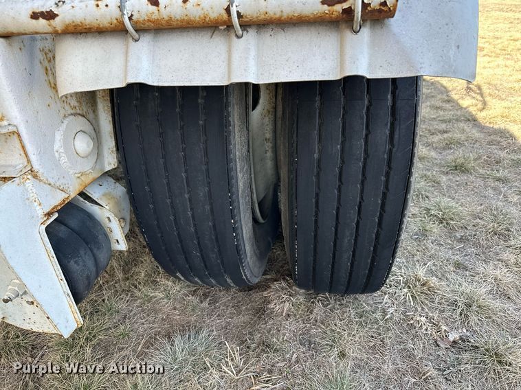 image for item DQ7310 1966 Butler  pneumatic dry bulk trailer