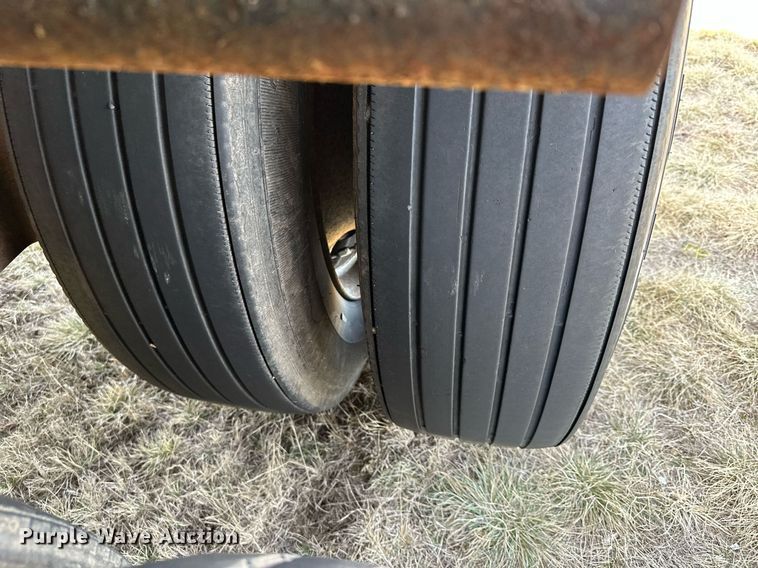 image for item DQ7310 1966 Butler  pneumatic dry bulk trailer