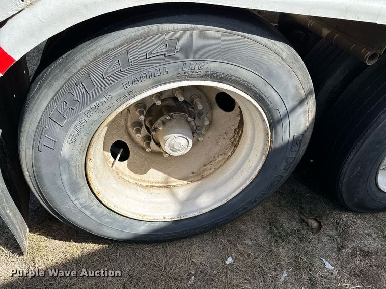 image for item DQ7310 1966 Butler  pneumatic dry bulk trailer