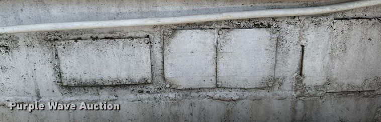 image for item DQ7310 1966 Butler  pneumatic dry bulk trailer