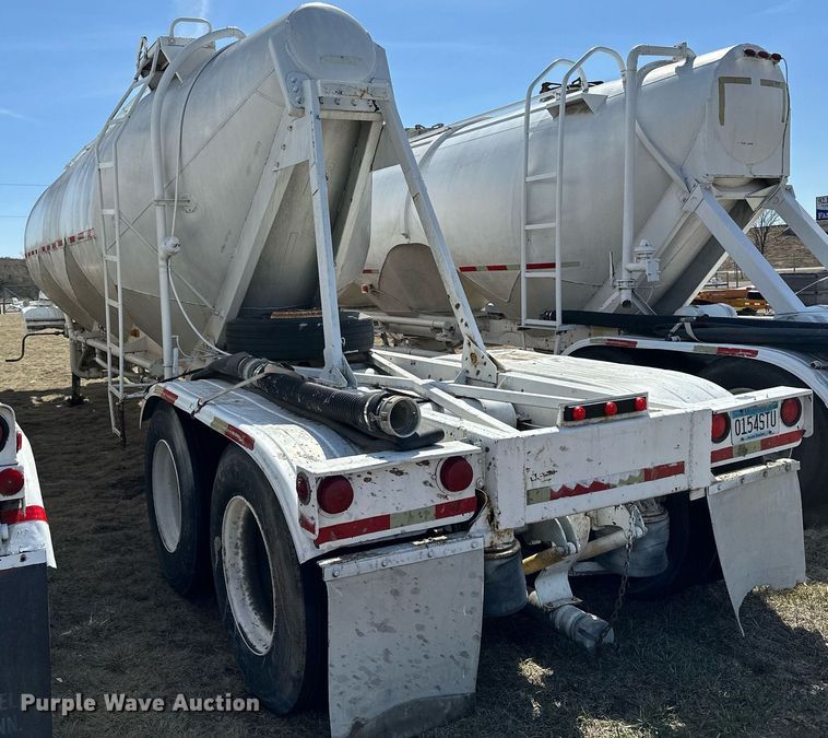 image for item DQ7311 1978 Fruehauf  pneumatic dry bulk trailer