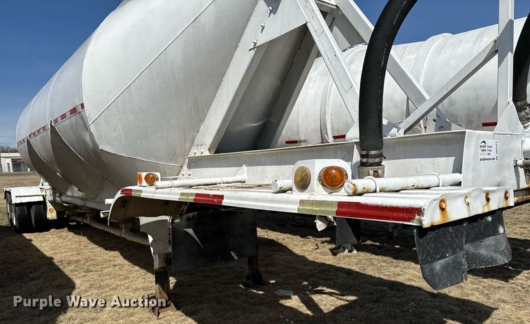 image for item DQ7311 1978 Fruehauf  pneumatic dry bulk trailer