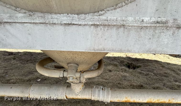 image for item DQ7311 1978 Fruehauf  pneumatic dry bulk trailer