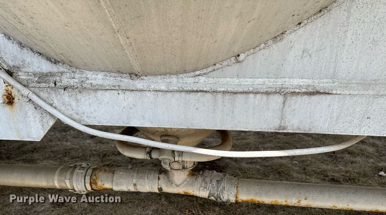 image for item DQ7311 1978 Fruehauf  pneumatic dry bulk trailer