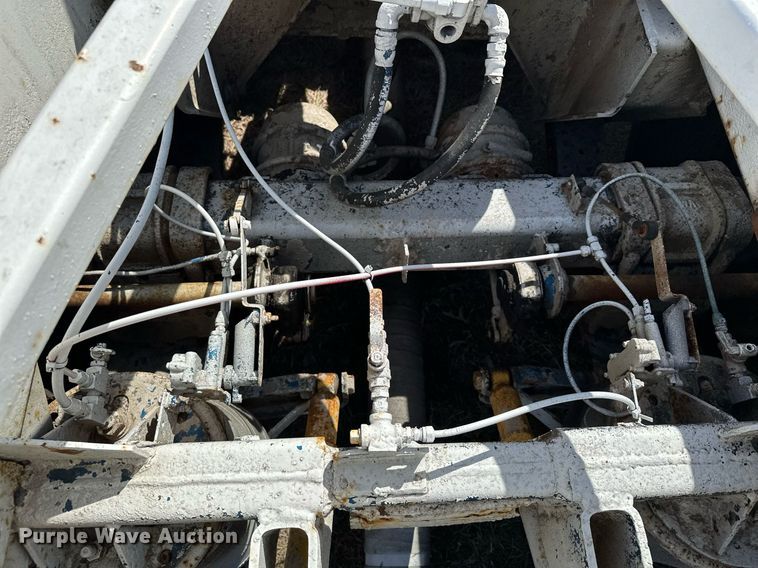 image for item DQ7311 1978 Fruehauf  pneumatic dry bulk trailer