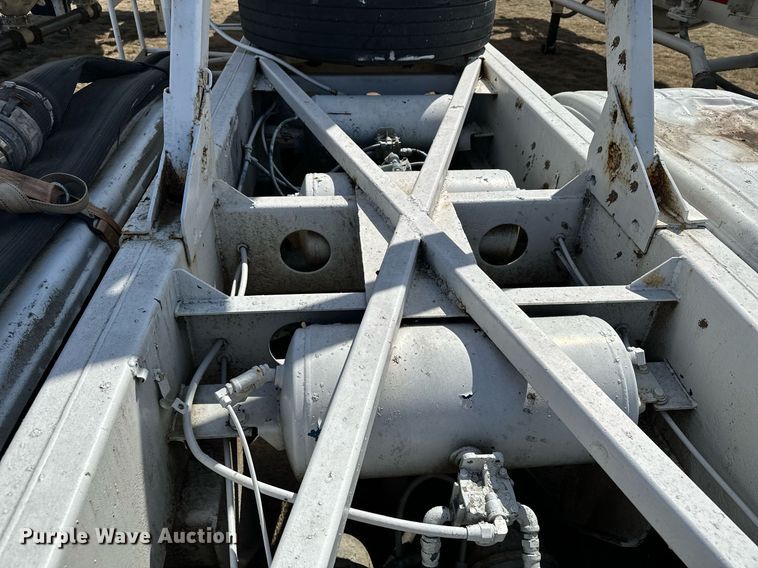 image for item DQ7311 1978 Fruehauf  pneumatic dry bulk trailer