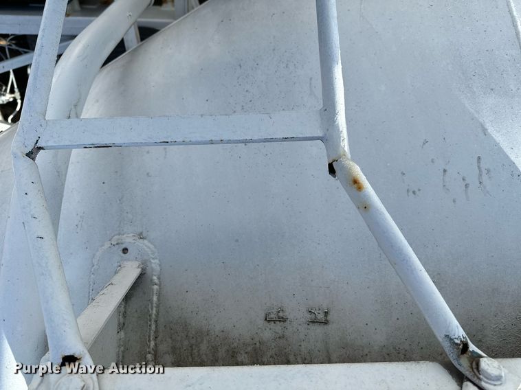 image for item DQ7311 1978 Fruehauf  pneumatic dry bulk trailer