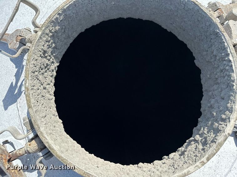 image for item DQ7311 1978 Fruehauf  pneumatic dry bulk trailer