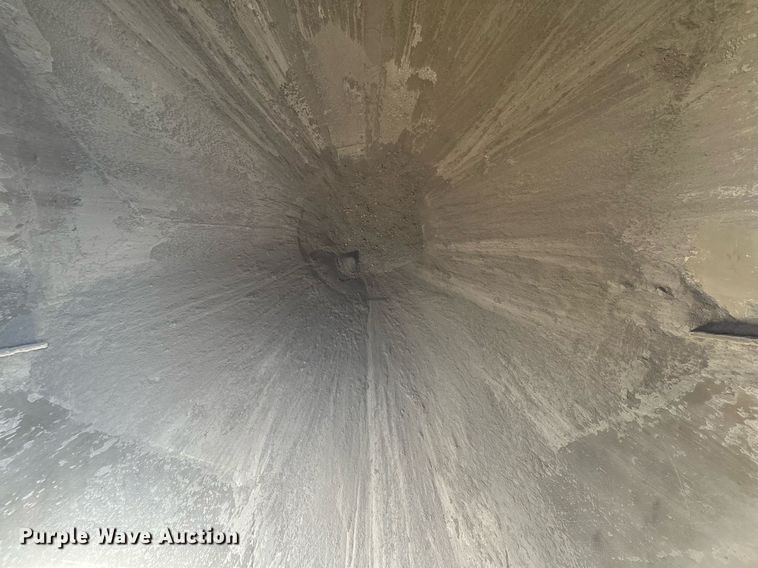 image for item DQ7311 1978 Fruehauf  pneumatic dry bulk trailer