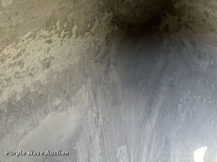 image for item DQ7311 1978 Fruehauf  pneumatic dry bulk trailer