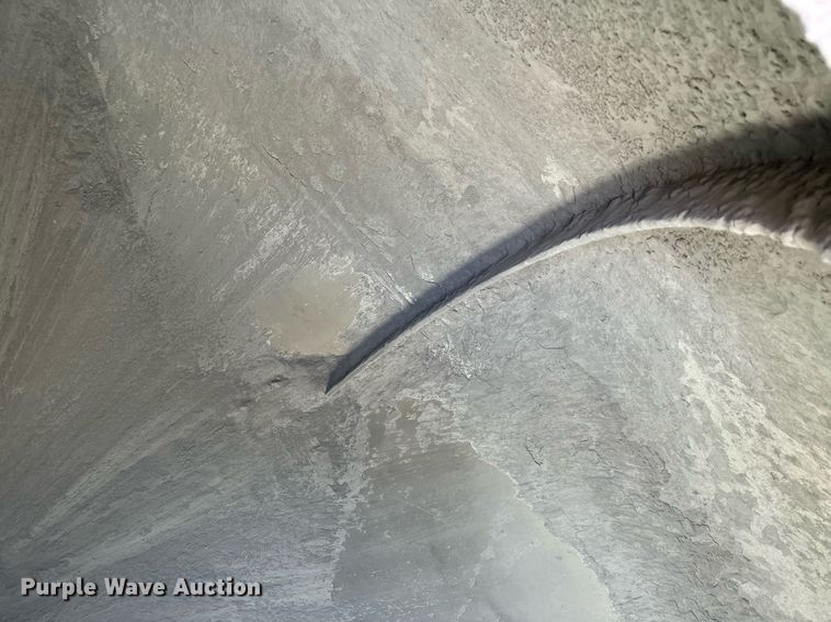 image for item DQ7311 1978 Fruehauf  pneumatic dry bulk trailer