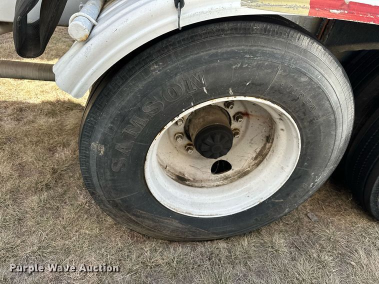 image for item DQ7311 1978 Fruehauf  pneumatic dry bulk trailer