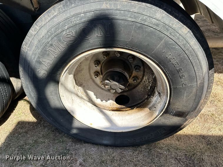 image for item DQ7311 1978 Fruehauf  pneumatic dry bulk trailer