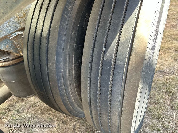 image for item DQ7311 1978 Fruehauf  pneumatic dry bulk trailer