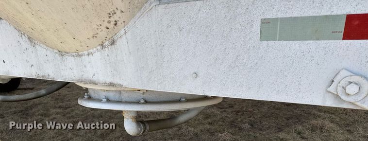 image for item DQ7312 1972 Heil  pneumatic dry bulk trailer