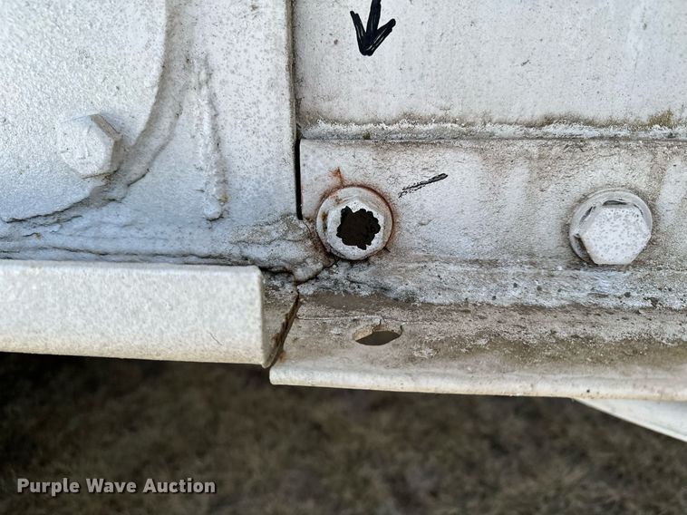 image for item DQ7312 1972 Heil  pneumatic dry bulk trailer