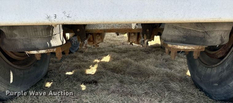 image for item DQ7312 1972 Heil  pneumatic dry bulk trailer