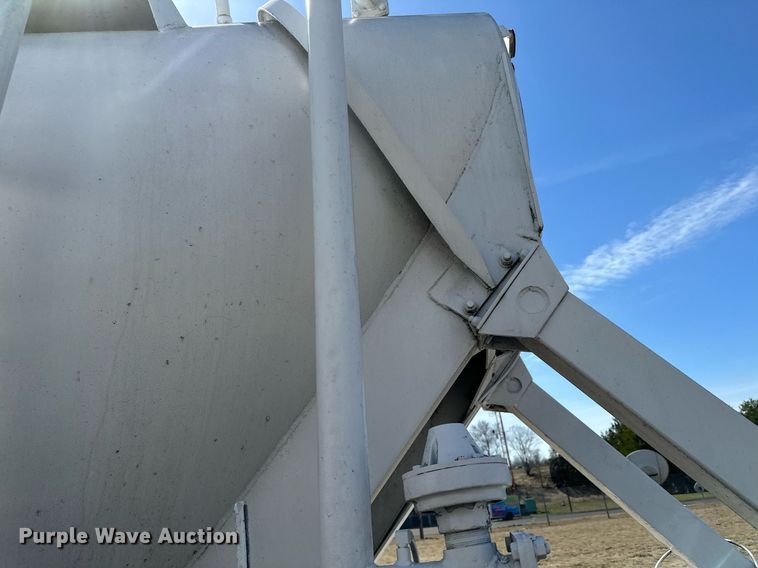 image for item DQ7312 1972 Heil  pneumatic dry bulk trailer