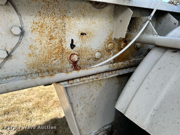 image for item DQ7312 1972 Heil  pneumatic dry bulk trailer