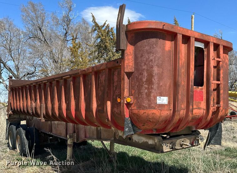 image for item DQ8717 1971 Fruehauf  dump trailer