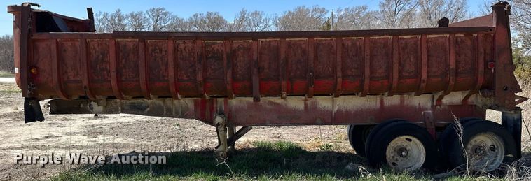 image for item DQ8717 1971 Fruehauf  dump trailer