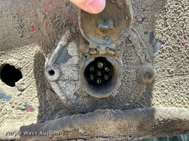 image for item DQ8717 1971 Fruehauf  dump trailer