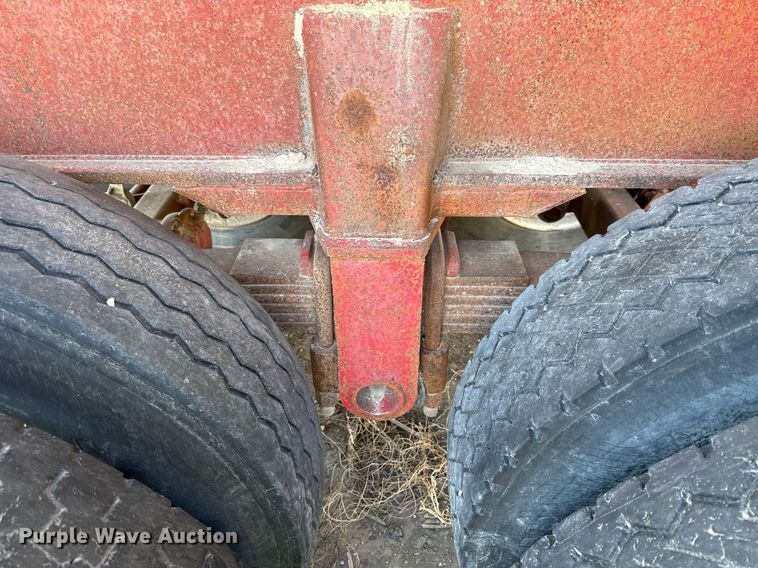 image for item DQ8717 1971 Fruehauf  dump trailer