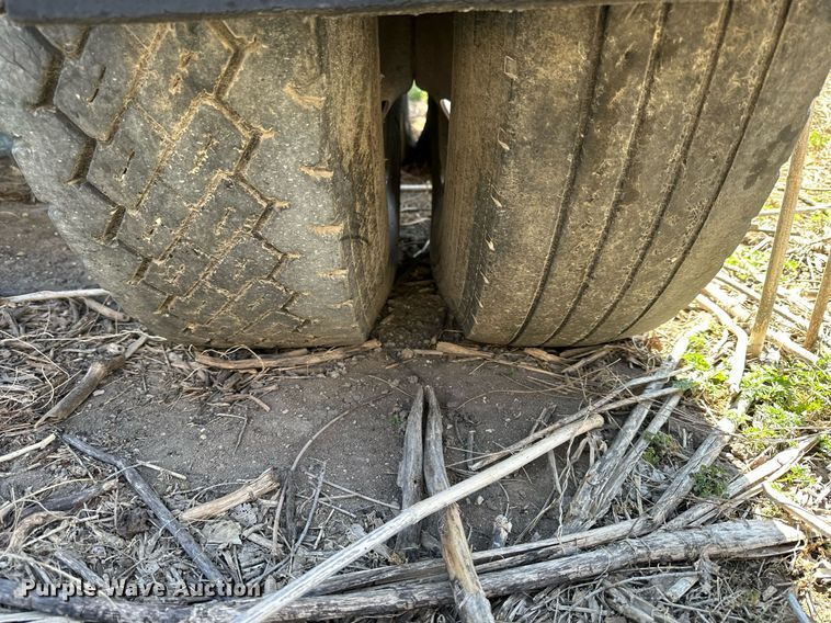image for item DQ8717 1971 Fruehauf  dump trailer