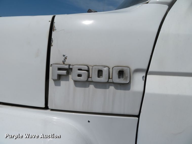 image for item DR0164 1987 Ford F700  dump truck