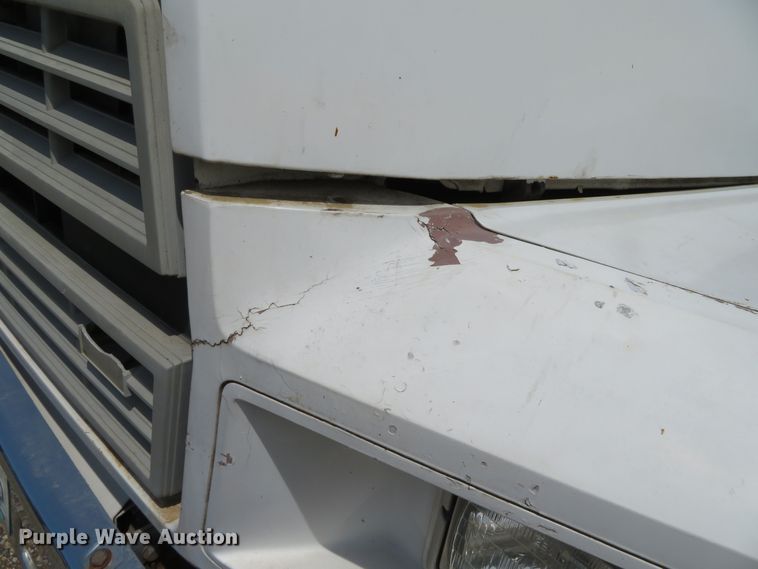 image for item DR0164 1987 Ford F700  dump truck