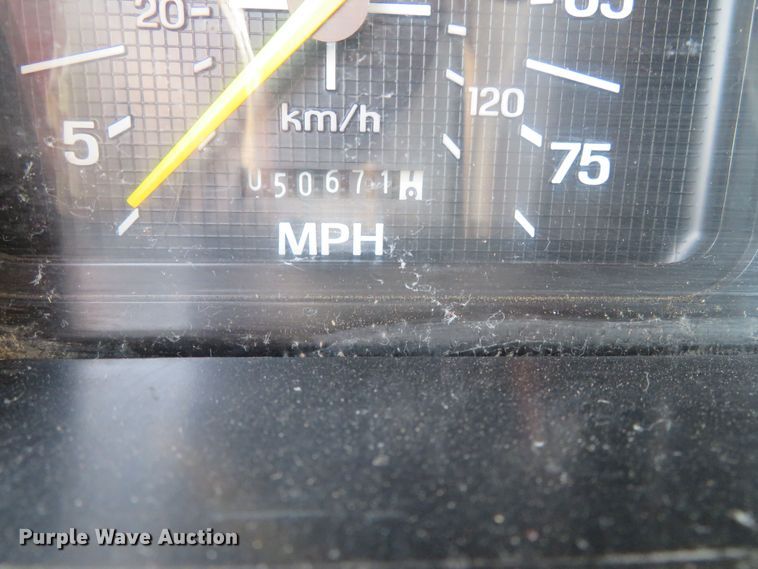 image for item DR0164 1987 Ford F700  dump truck