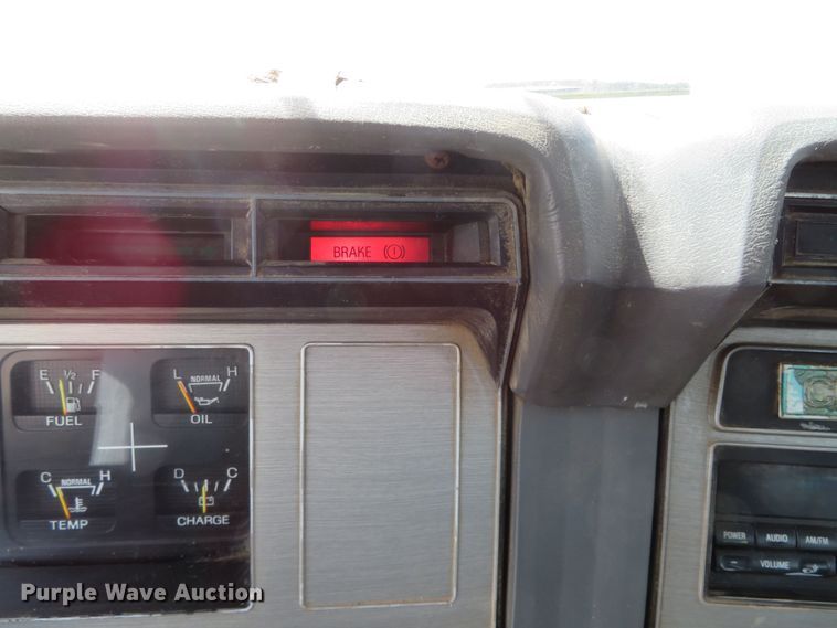 image for item DR0164 1987 Ford F700  dump truck