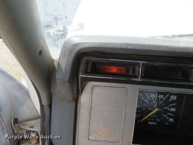 image for item DR0164 1987 Ford F700  dump truck