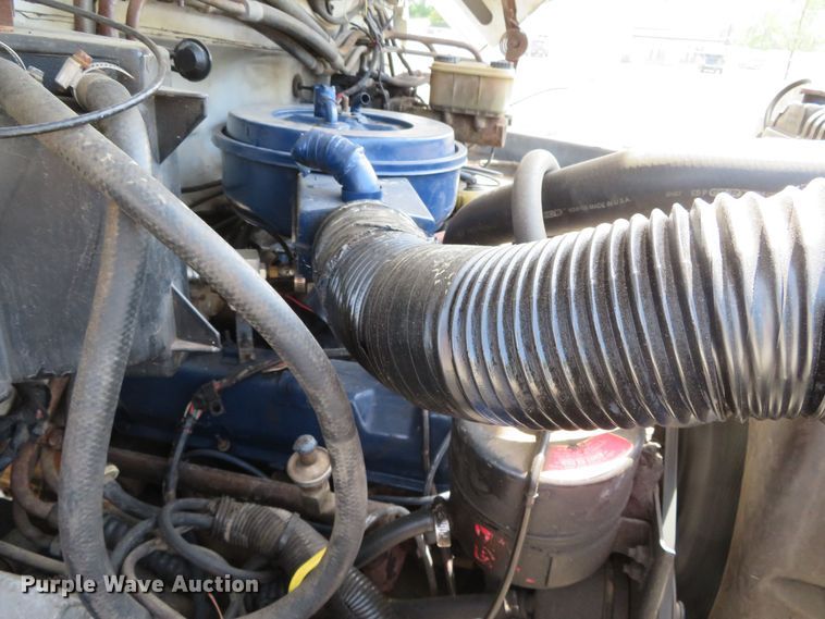 image for item DR0164 1987 Ford F700  dump truck