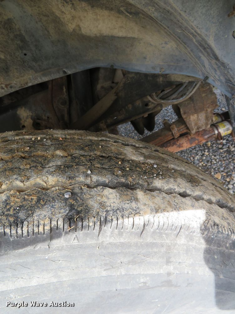 image for item DR0164 1987 Ford F700  dump truck