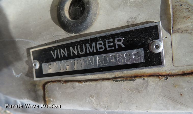 image for item DR0164 1987 Ford F700  dump truck